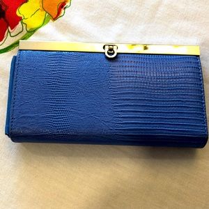 Blue snakeskin design wallet/clutch